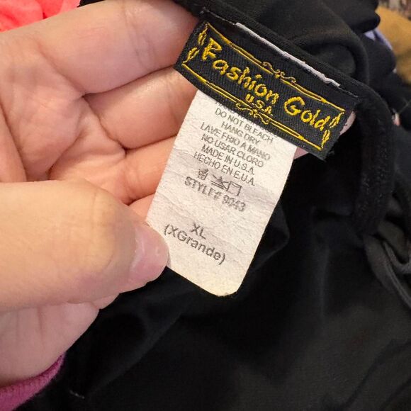 Y2K black and white halter top - Picture 3 of 7